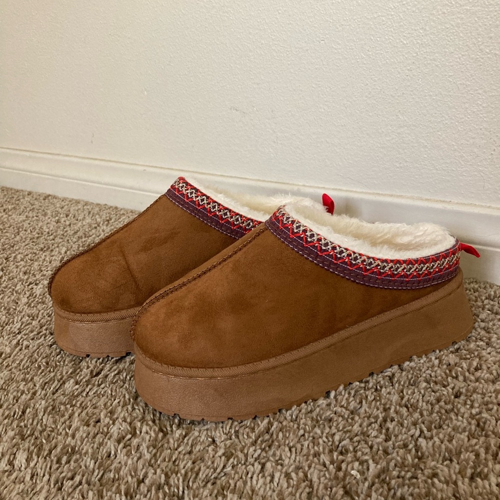 Suede fuzzy ankle platform snow boot